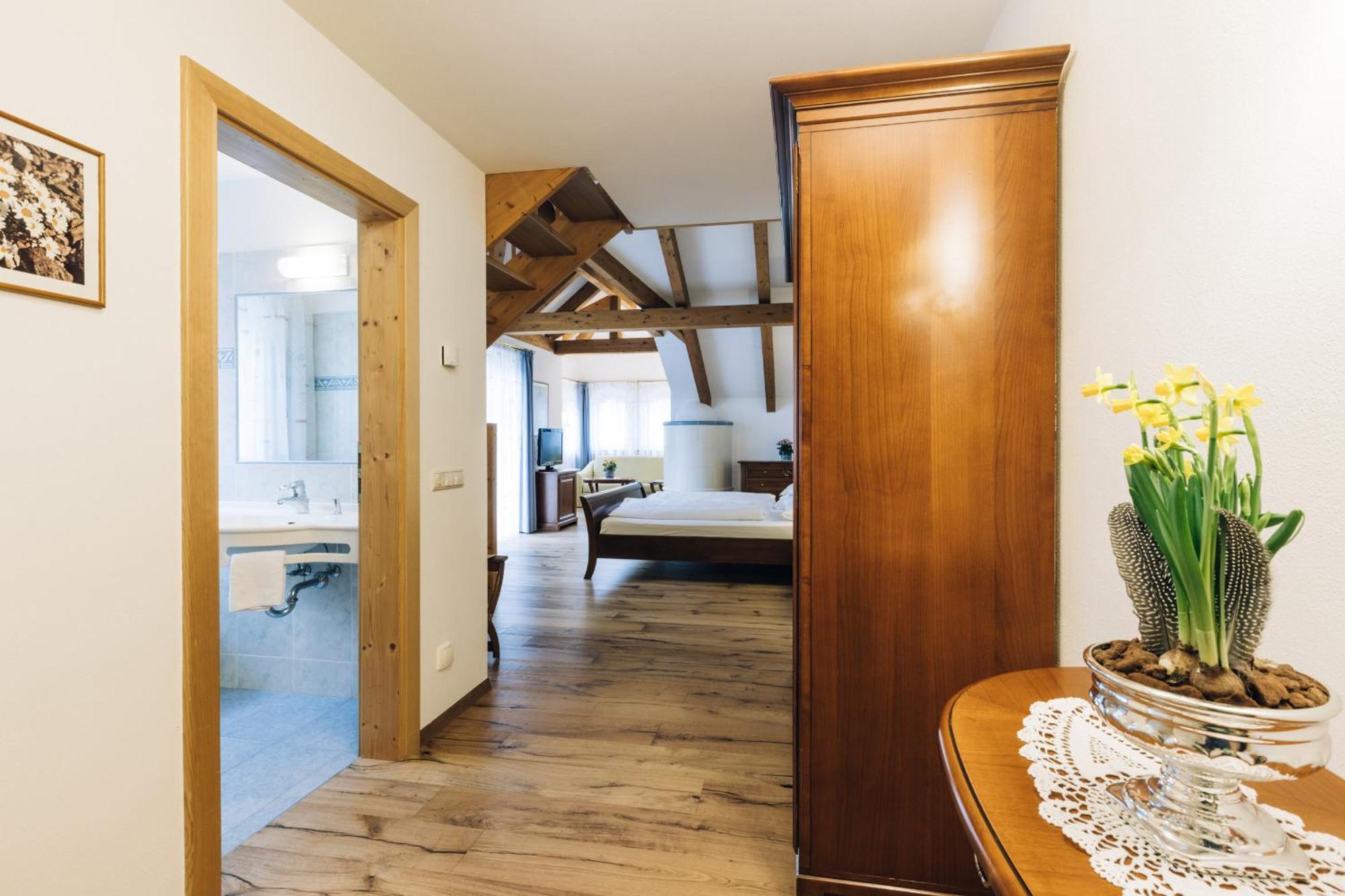 Hotel Tenz 2025 Montagna Extérieur photo
